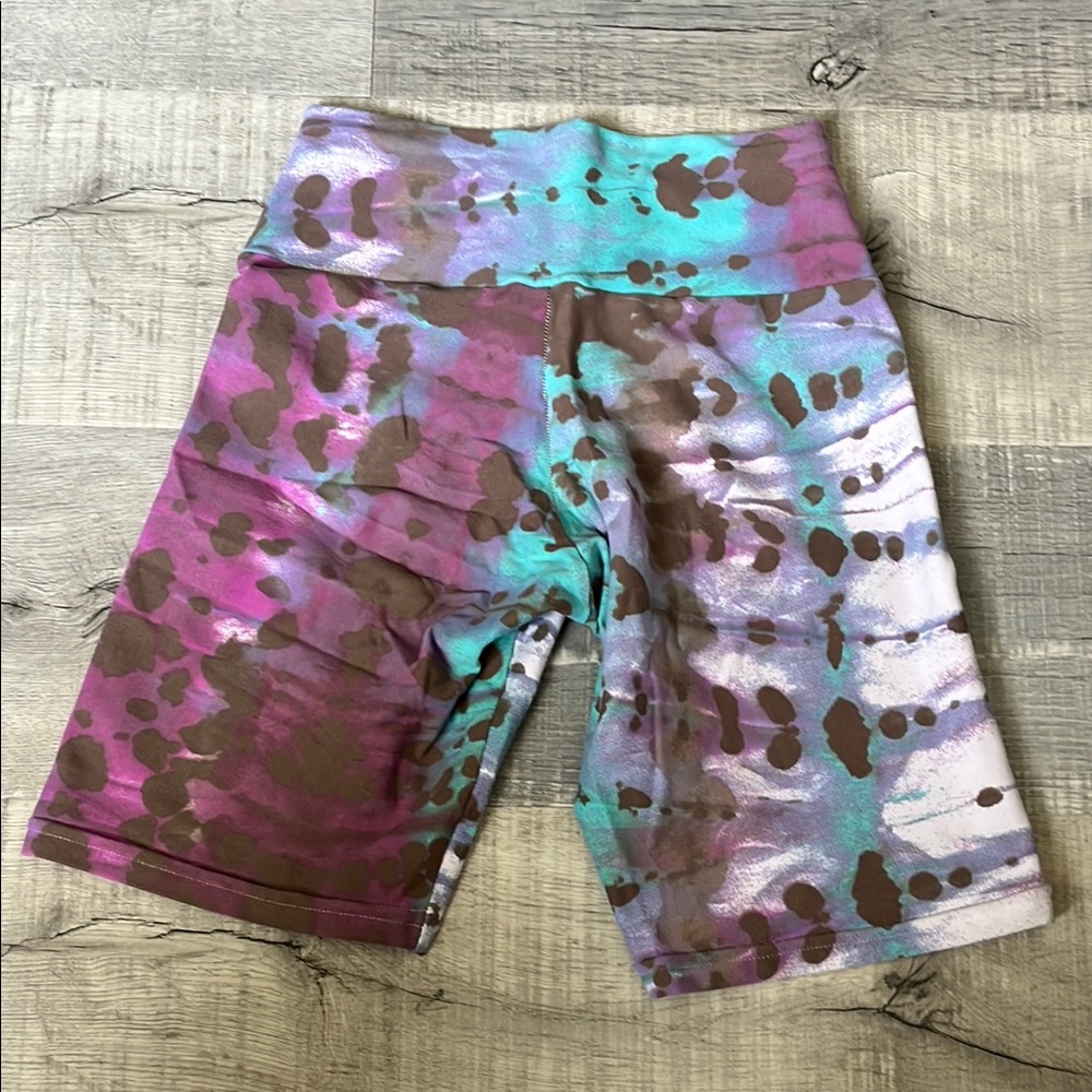 Colorful Patterned Shorts - Picture 3 of 3